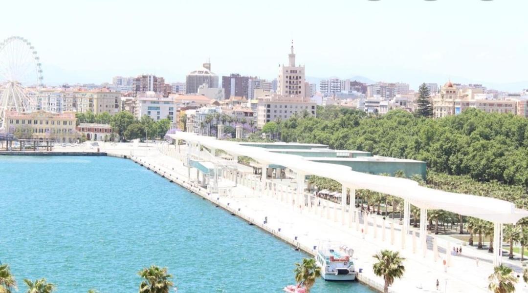 Primera Linea De Playa En La Malagueta Málaga Esterno foto